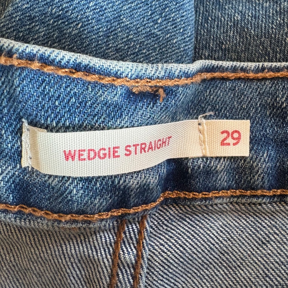 Levis Wedgie Straight High Rise Blue Denim Jeans 29x28 Medium Wash Button Fly - Picture 4 of 9